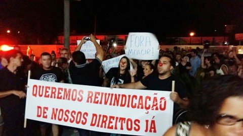 Mais de 150 pessoas participaram da manifestação que ocorreu no fim do mês passado. - Foto: Isac Alborhetti/Divulgação/Notisul.