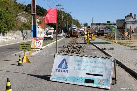 São 53 quilômetros de rede de coleta de esgoto  - Foto:Marco Bocão/Prefeitura de Laguna/Divulgação/Notisul