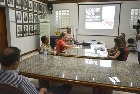 plano-contra-o-mosquito-e-discutido-1 A segunda reunião com a equipe da Sala de Situação ocorreu ontem - Foto:Luiz Fogaça/Prefeitura de Tubarão/Divulgação/Notisul