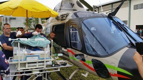 bebes-sao-transportadas-em-helicoptero-1 As aeronaves do estado são utilizadas em situações de emergência - Foto:Polícia Militar de Braço do Norte/Divulgação/Notisul