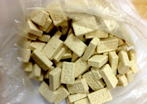 casal-e-preso-com-101-comprimidos-de-ecstasy-1 Os criminosos tentaram utilizar um caminho alternativo para fugir da fiscalização - Foto:Polícia Civil de Sangão/Divulgação/Notisul