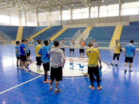 grupo-da-cidade-azul-parte-para-a-recuperacao-1 O elenco realizou o último treino nesta sexta-feira antes do duelo conta o Assoeva - Foto:Orleplast/Unisul/Tubarão/Divulgacão/Notisul