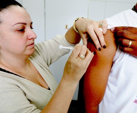 mais-um-caso-e-confirmado-1 A vacina é segura e considerada uma das medidas mais eficazes na prevenção de complicações e casos graves de gripe - Foto:Prefeitura de Tubarão/Divulgação/Notisul