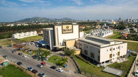 Prédio está localizado na área norte de Tubarão. Tem heliponto e é um dos hospitais mais modernos do país  -  Foto:Divulgação/Notisul