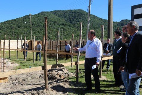 inicia-obra-da-primeira-etapa-1 O local terá uma área total de 931 metros quadrados, incluindo estacionamento. O investimento nesta primeira etapa é de R$ 800 mil - Foto:Lorraine Amorim Corrêa/Prefeitura de Imbituba/Divulgação/Notisul