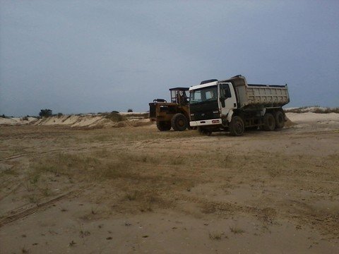 Cerca de 50 caminhões de areia eram retirados por dia, de acordo com denunciantes -  Foto:João Batista Andrade/Divulgação/Notisul