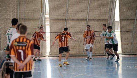 segunda-edicao-ocorre-na-proxima-semana-1 Na última semana, os alunos do curso de direito realizaram os jogos em preparação para a competição dos dias seguintes - Foto:Divulgação/Notisul