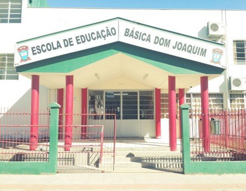 Escola é uma das mais tradicionais da região do Vale do Braço do Norte. Tem cerca de 800 estudantes. Fica bem no centro da cidade