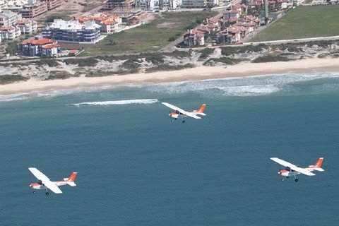 formacao-de-pilotos-inicia-1 São três Cesas 152, monotor, e um piper ceneca 1, multimotor - Foto:Voe Floripa/Divulgação/Notisul