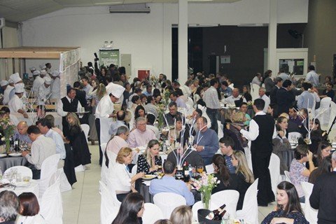 Evento beneficente tem cardápio fechado