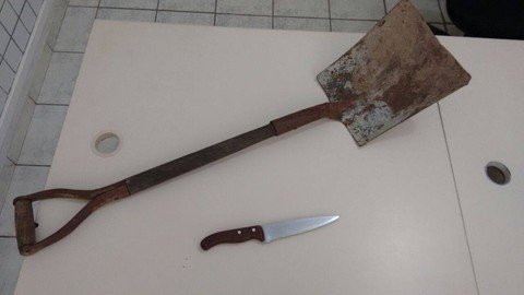 Armas brancas utilizadas na briga familiar foram apreendidas pela Polícia Militar e encaminhadas à delegacia  -  Foto:Portal A Hora/Divulgação/Notisul