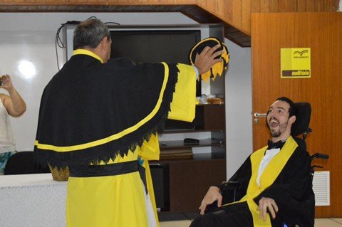 Professor especial começa a dar exemplos