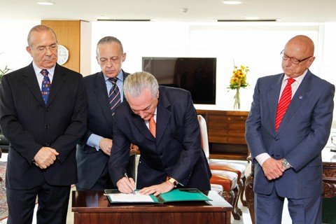 Temer sanciona lei que dá título a Laguna