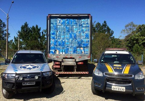 Caminhão de TB é flagrado com R$ 1,2 milhão