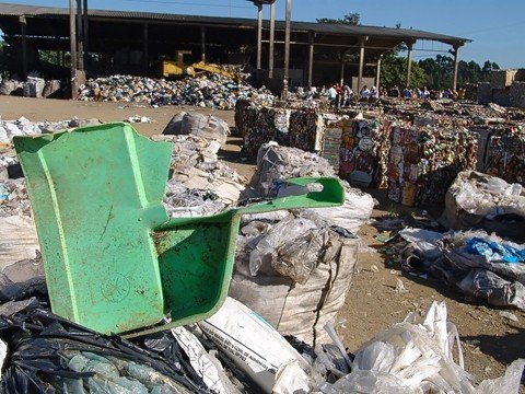 Coleta de lixo é suspensa em Laguna