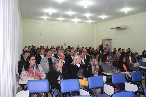 Curso de direito tem aula magna
