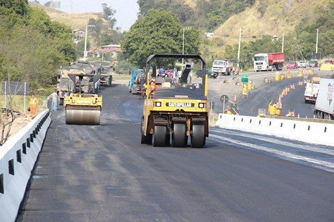 Nova ponte começa a ser asfaltada
