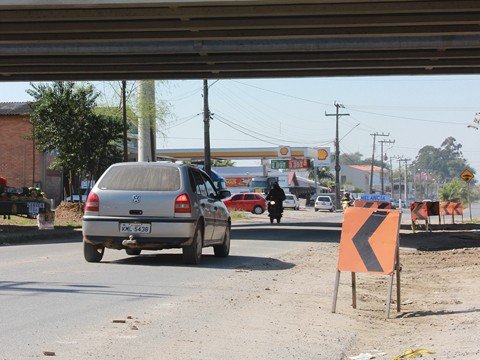 Placas provisórias  exigem atenção redobrada