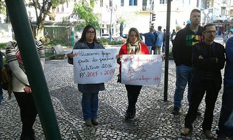 Professores participam de manifestação