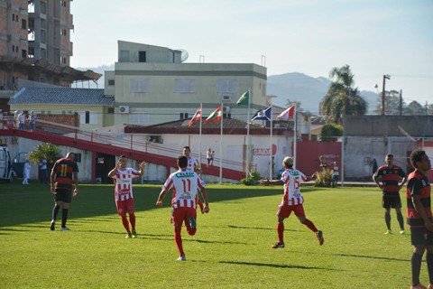 colorado-volta-a-vencer-na-competicao-1 O Hercílio Luz duelou diante da sua torcida contra o Jaraguá ontem à tarde - Foto: Igor Fontana/ Diário FC/Divulgação/Notisul