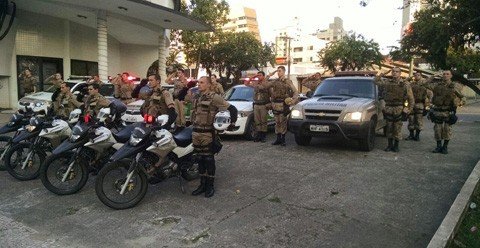policiais-militares-realizam-sirenaco-1 Colegas de farda de Tubarão realizaram ato em alusão aos trabalhos prestados pelo soldado da PM morto em serviço - Fotos: Polícia Militar de Tubarão/Divulgação/Notisul