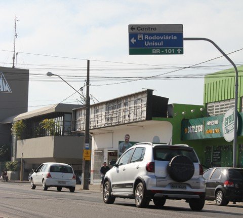 transito-de-tubarao-ganhara-novas-placas-1 Principais pontos serão indicados por meio de placas - Foto:Kalil de Oliveira/Notisul