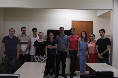 Servidores da Justiça Federal de Tubarão se manifestam contra a PEC que limita os gastos públicos  -  Foto:Lysiê Santos/Notisul