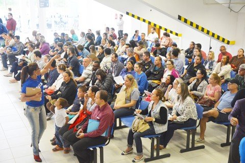 mais-de-quatro-mil-receberam-o-fgts-1 Titulares de conta serão atendidos por especialistas da Caixa na Arena Multiuso até o próximo dia 15 de dezembro. - Foto: Prefeitura de Tubarão/Divulgação/Notisul.