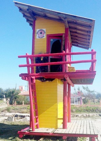 bombeiros-de-imbituba-realizam-campanha-1 Unidades de atendimento do Corpo de Bombeiros foram depredadas por vândalos durante o período de inverno. Alguns postos foram incendiados em Imbituba - Foto:Corpo de Bombeiros Militar de Imbituba/Divulgação/Notisul
