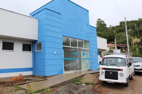 comunidade-recebera-nova-unidade-de-saude-1 Nova unidade fica a poucos metros da atual, que funciona em um imóvel locado. - Foto: Prefeitura de Laguna/Divulgação/Notisul.