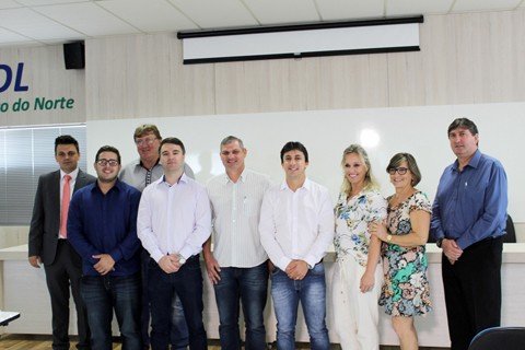secretarios-sao-definidos-em-braco-do-norte-1 Em coletiva, prefeito e vice anunciaram os nomes que irão compor o primeiro escalão no mandato2017/2020. - Foto: Suham Dellatorre/Divulgação/Notisul.