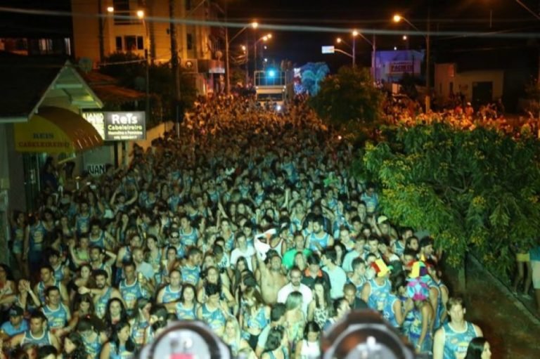 Com abadás quase esgotados, Bloco da Eskina terá circo e MC Sapão