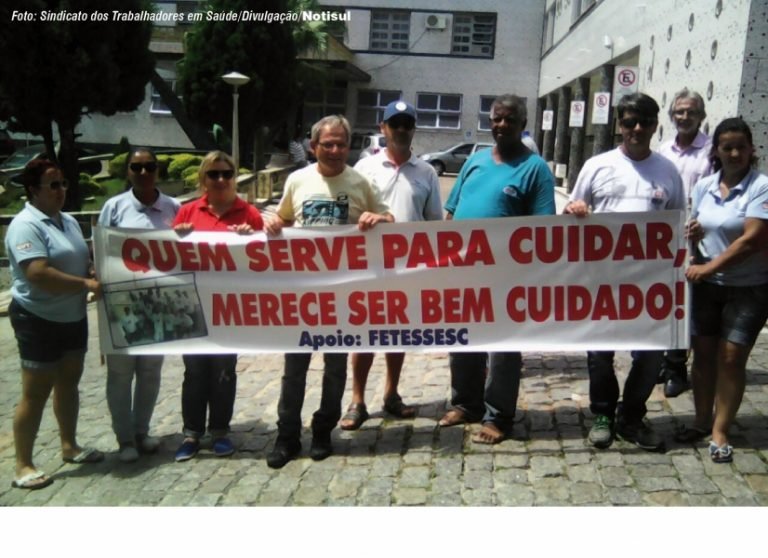 Funcionários faltam a protesto em Laguna