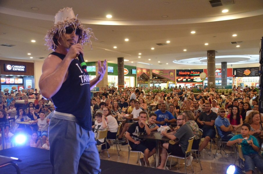 manezinho-da-ilha-encanta-publico-no-farol-shopping-em-tubarao-1