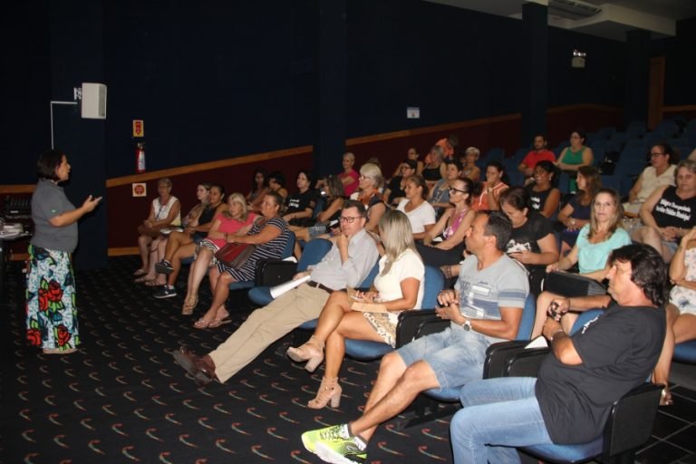 Sindicato discute mudança para estatutários