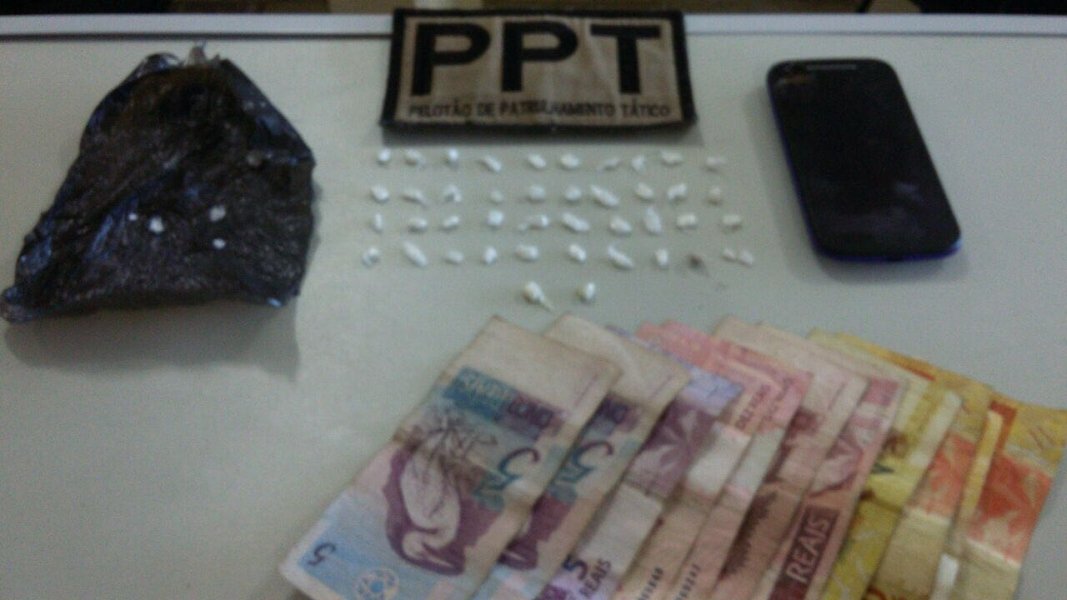 agora-em-tubarao-drogas-sao-apreendidas-no-bairro-passagem-1