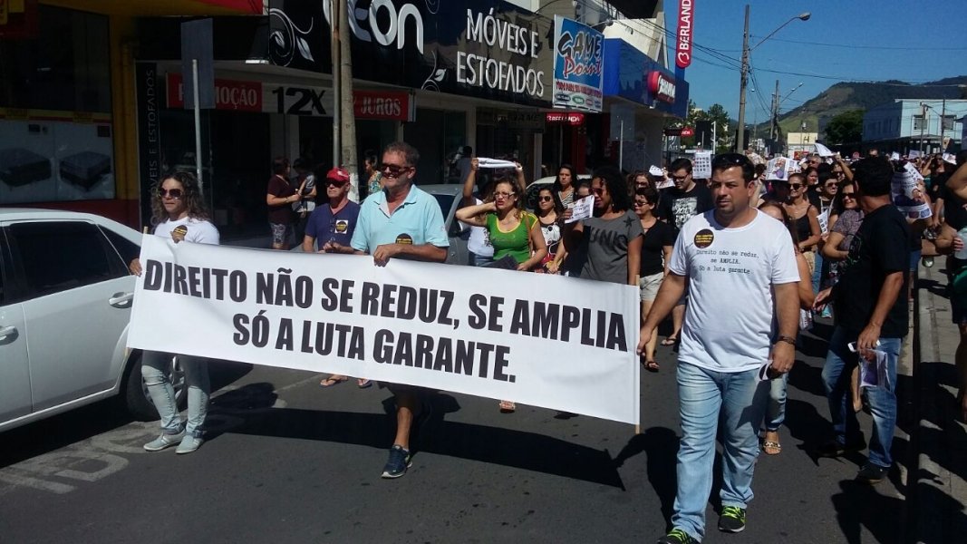 agora-em-tubarao-passeata-contra-a-reforma-da-previdencia-e-realizada-1