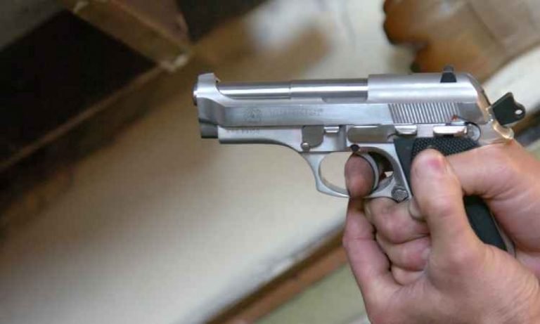 Assaltos na região: Casal fica na mira de revólver ao ter veículo roubado em Capivari de Baixo