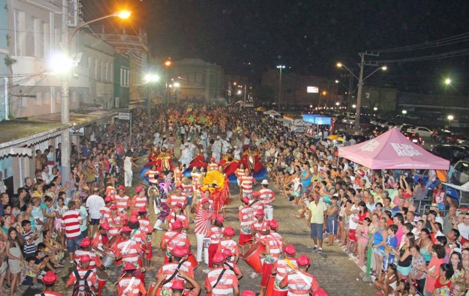 escolas-planejam-retorno-no-proximo-carnaval-1