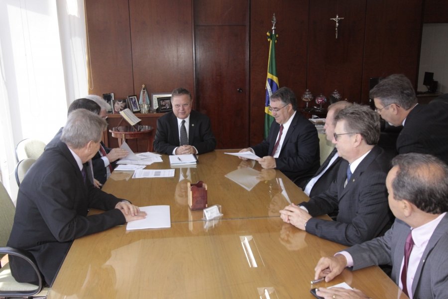 no-ministerio-em-brasilia-nesta-4a-temos-absoluta-seguranca-com-o-produto-catarinense-diz-colombo-1