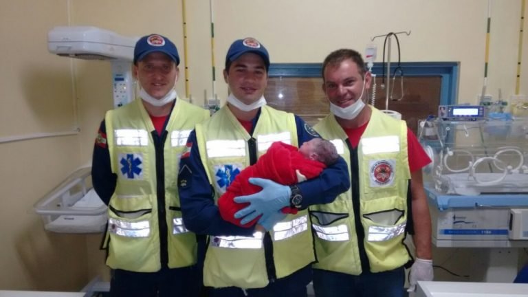Parto emergencial é feito pelos bombeiros, em Passo de Torres