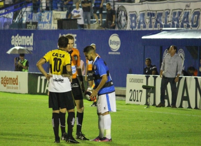 Tubarão vence o Criciúma no clássico do Sul