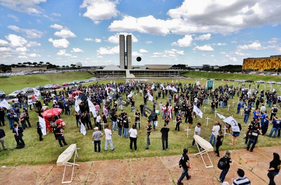 aposentadoria-de-policiais-apos-protestos-idade-minima-deve-cair-para-55-1