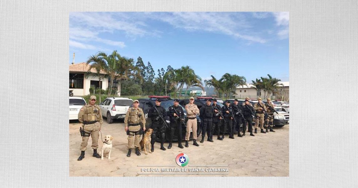 armas-municoes-drogas-e-2-sao-presos-1