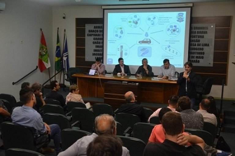 Assinatura da concessão do estacionamento rotativo é suspensa por 30 dias