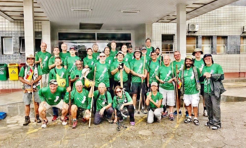 peregrinos-da-regiao-percorrem-162-km-ate-santuario-de-santa-paulina-em-nova-trento-1