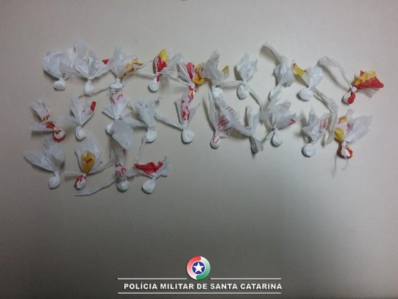 crianca-de-11-anos-e-flagrada-comercializando-drogas-1