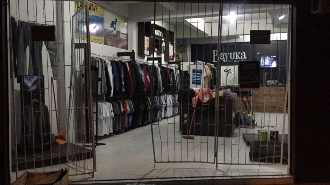 estabelecimento-comercial-e-alvo-de-arrombamento-nesta-segunda-feira-30-1