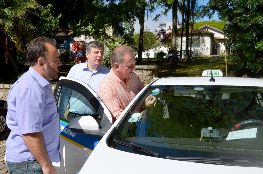 fiscalizacao-taxis-terao-de-circular-com-selo-de-regularizacao-1