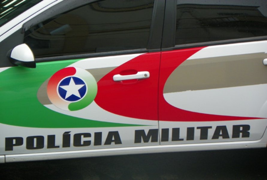jovens-sofrem-tentativa-de-assalto-ao-sair-de-escola-1